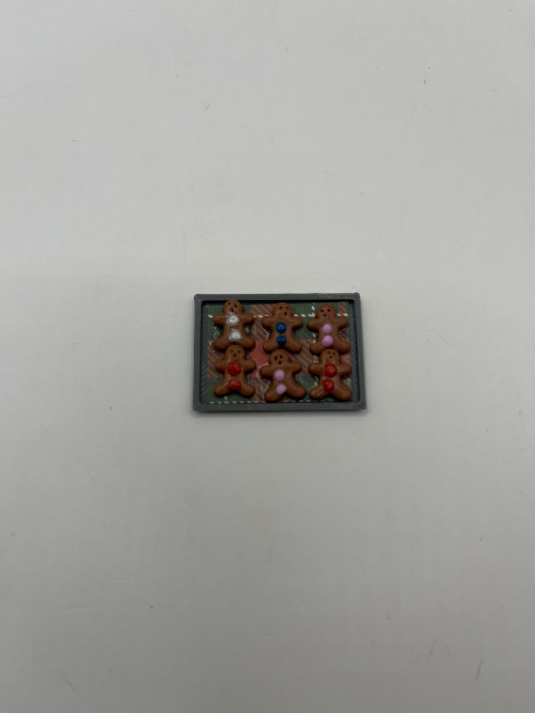 ZR273 - Tray of gingerbread men