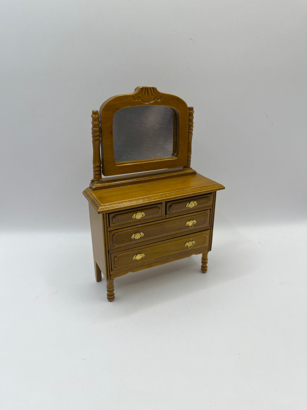 AB005 - Chest of drawers with mirror