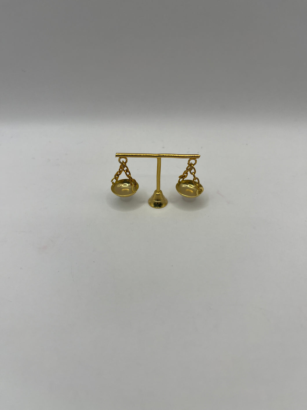 ACC266 - Dainty brass scales