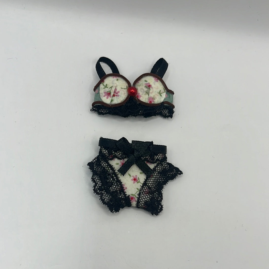 YD005 - Bra and knickers set