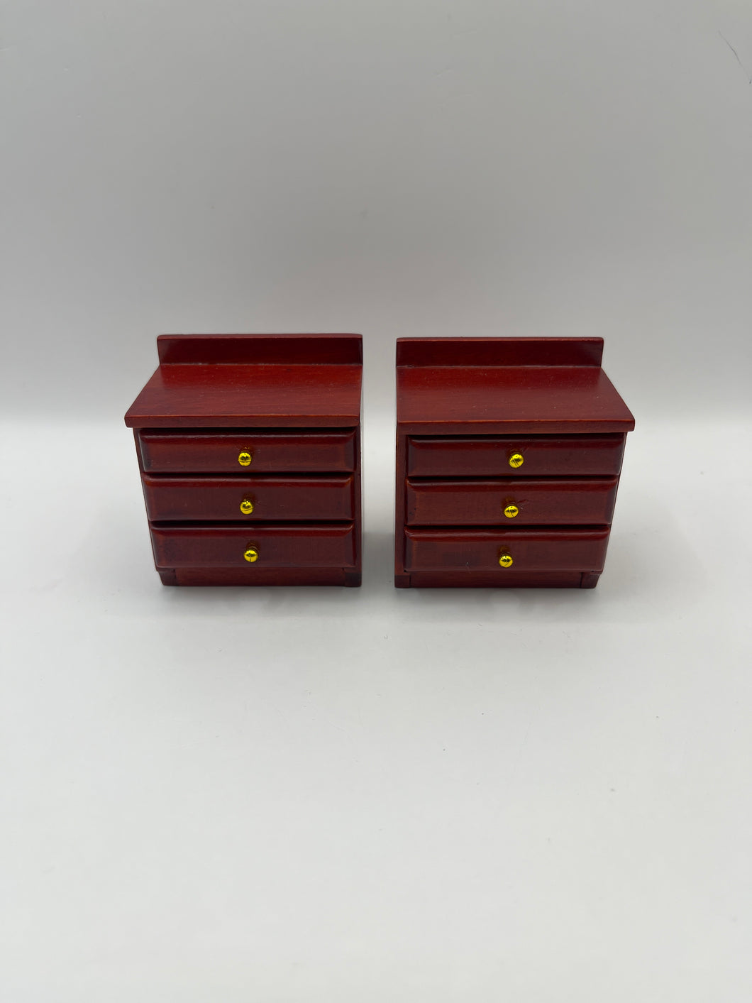 AB040 - Mahogany bedside cabinets