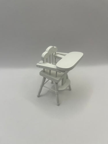 NUR115 - White high chair