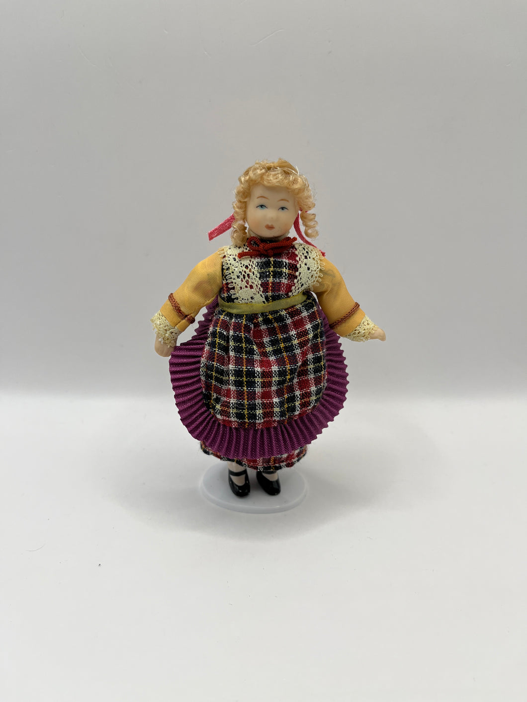 DOL054 - Girl in tartan dress