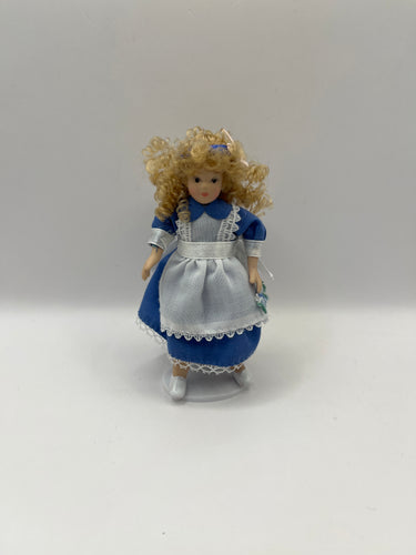 DOL091 - Girl in blue dress