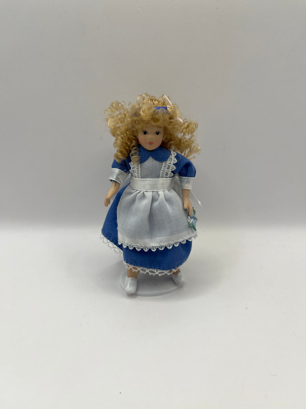 DOL091 - Girl in blue dress