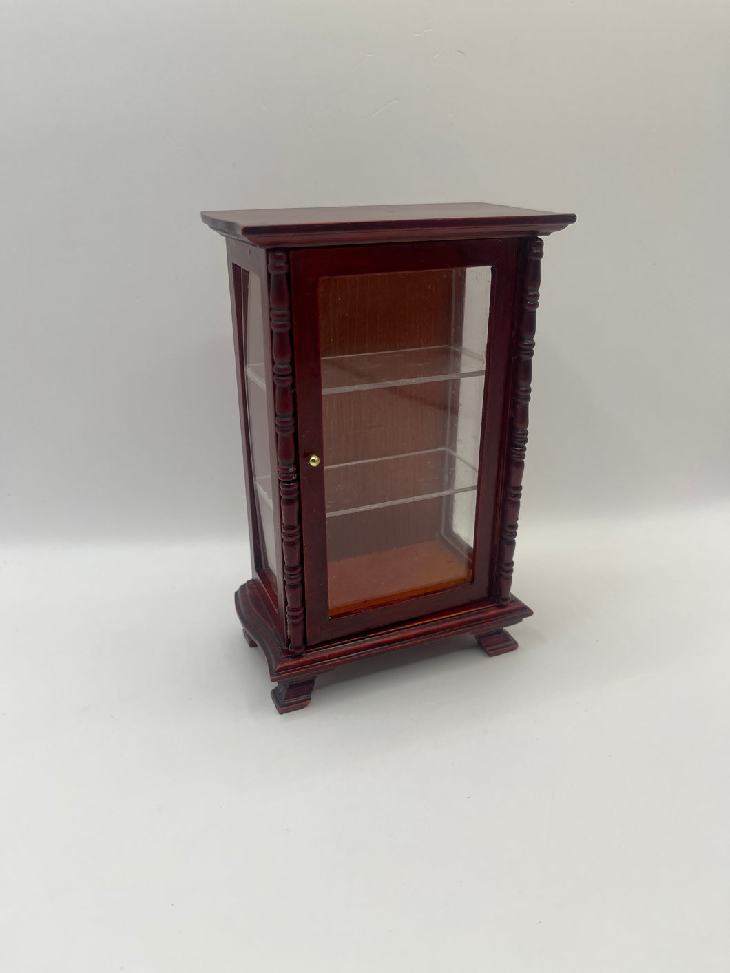 LOU002 - Display cabinet