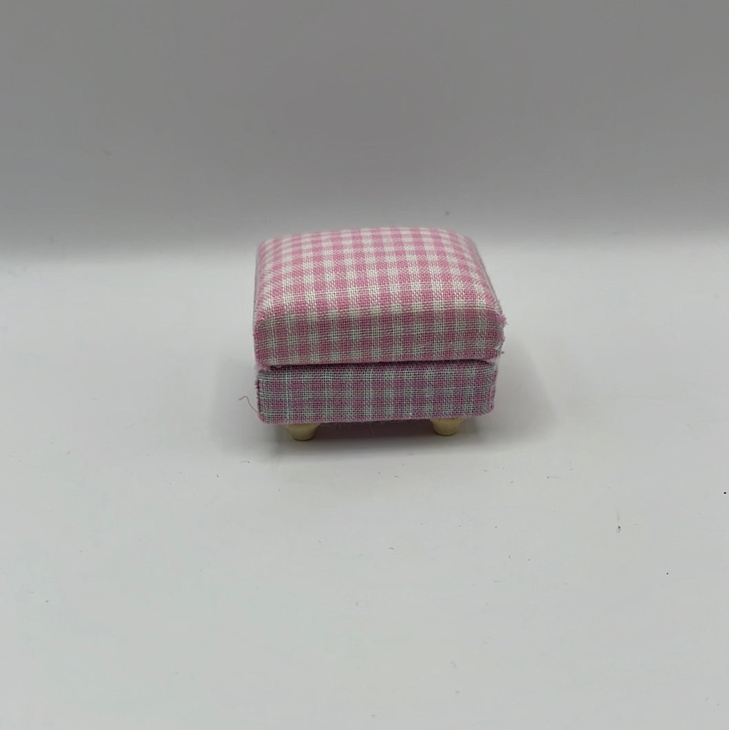 DF1164 - Pink checked footstool