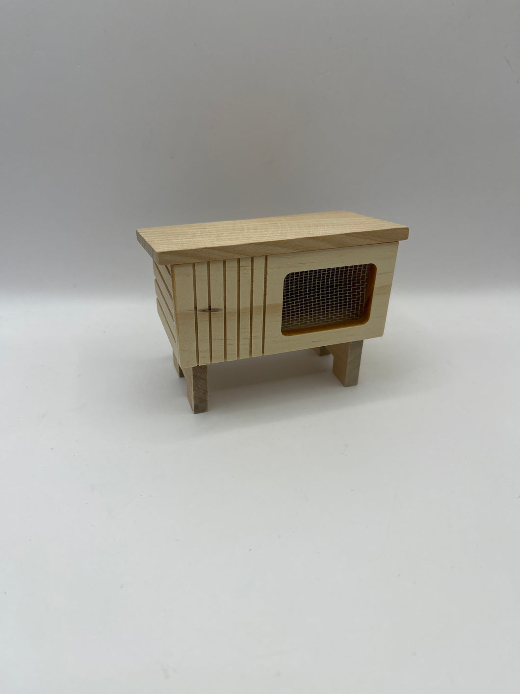 BEF142 - Bare wood rabbit hutch