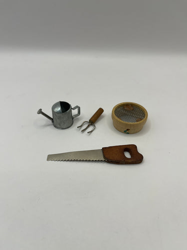 ACC066 - Garden tools