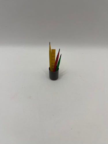 ACC012 - Pot of pencils