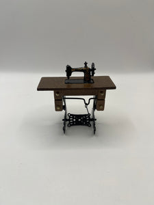 HOB001 - Sewing machine table