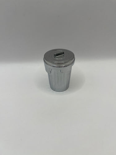 OUT055 - Metal dustbin with hinged lid