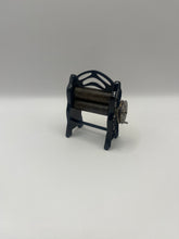 Load image into Gallery viewer, 3060 - Mangle with turning handle