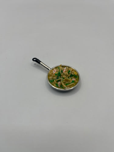 ZR168 - Pan of prawn noodles