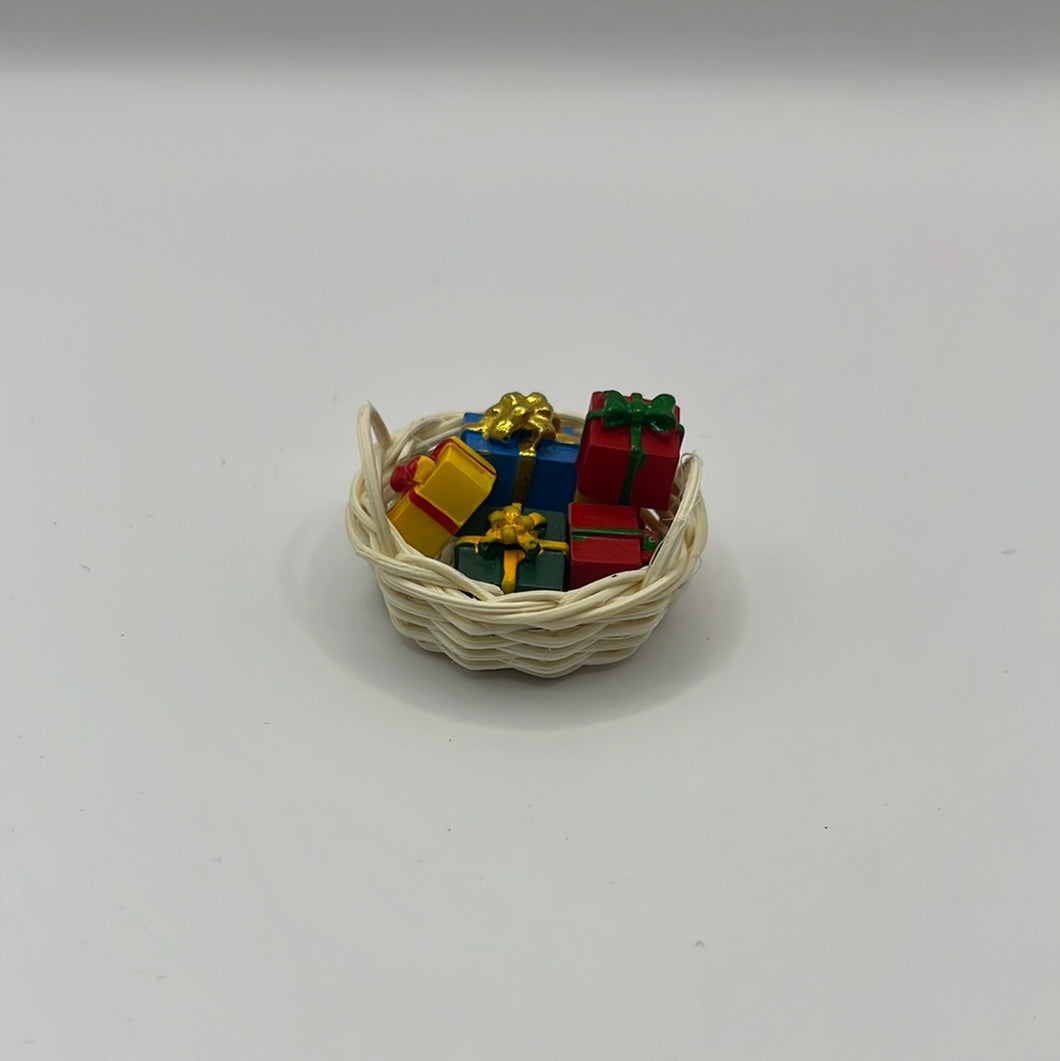 ZR199 - Basket of presents