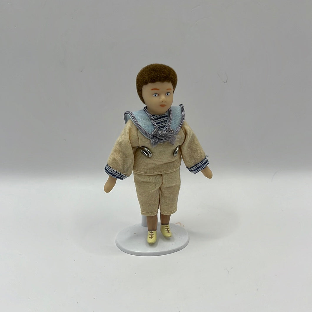 DOL177 - Boy in beige outfit