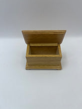 Load image into Gallery viewer, AB011 - Storage chest
