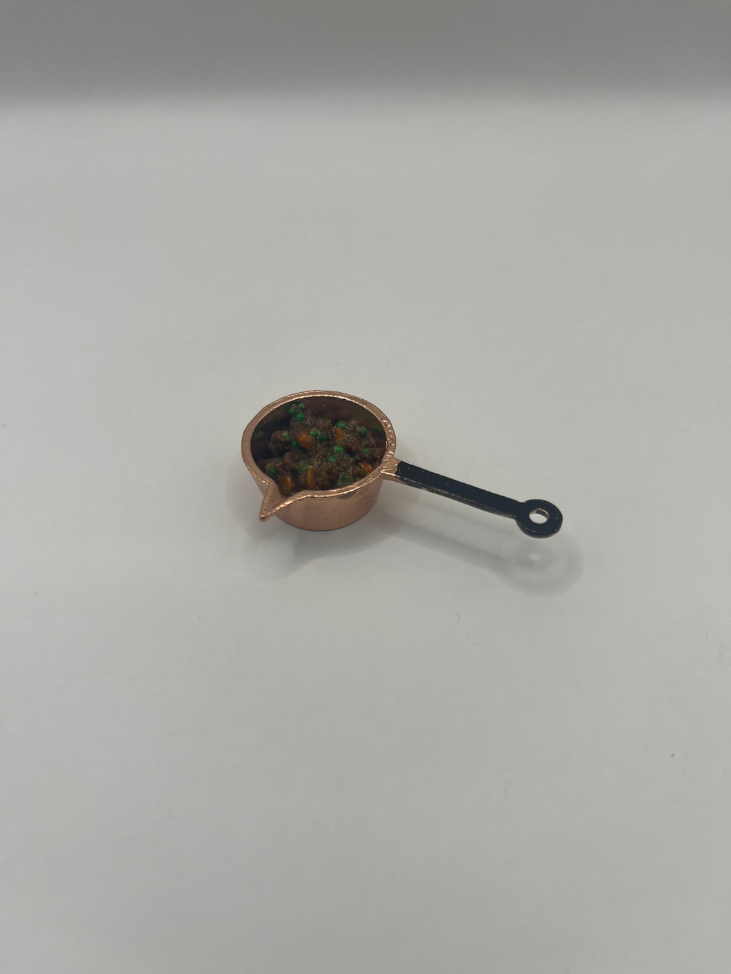 ZR208 - Large saucepan of cottage pie mix