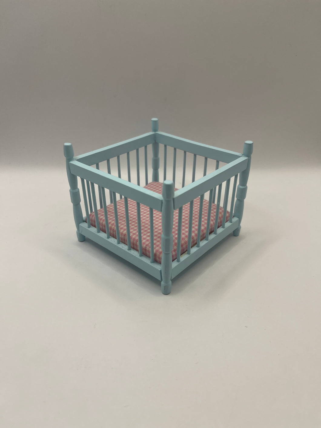 NUR024 - Pale blue play pen