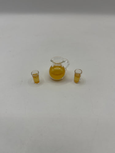 ACC114 - Jug and glasses of fruit juice