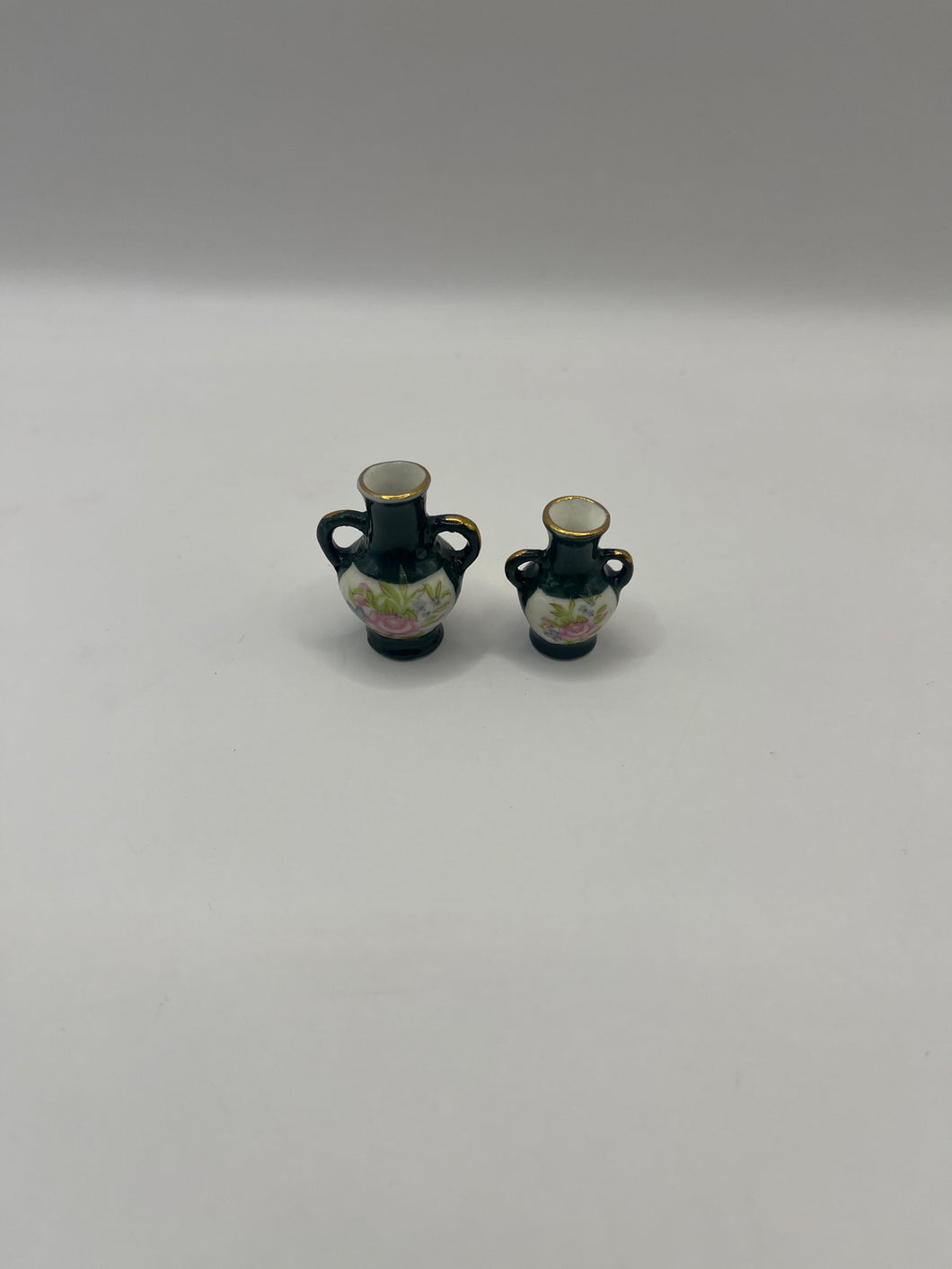 ACC152 - Pair of vases