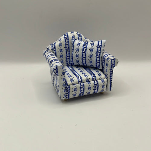 LOU082 - Blue and white armchair