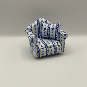 DF889 - Blue and white armchair