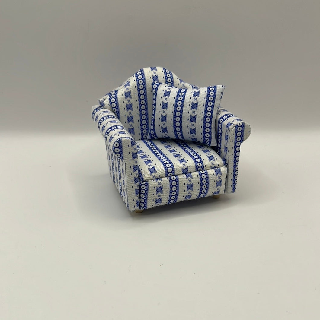 DF889 - Blue and white armchair