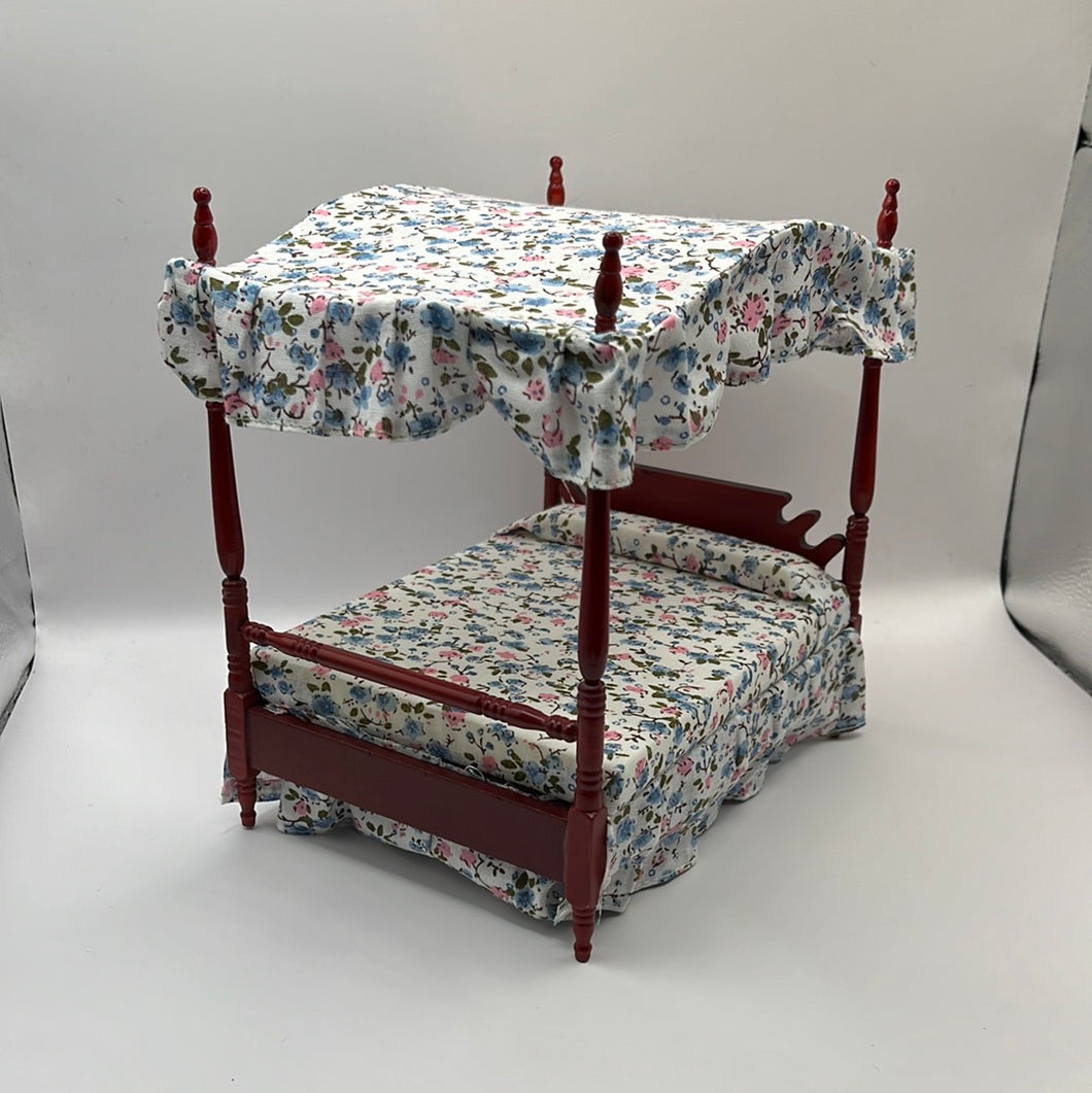 AB097 - Four poster bed with canopy