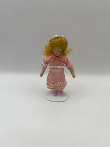 DOL076 - Girl in pink dress and bonnet