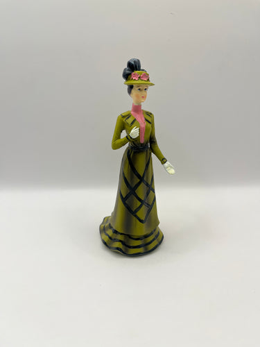 DOL156 - Resin lady in green dress