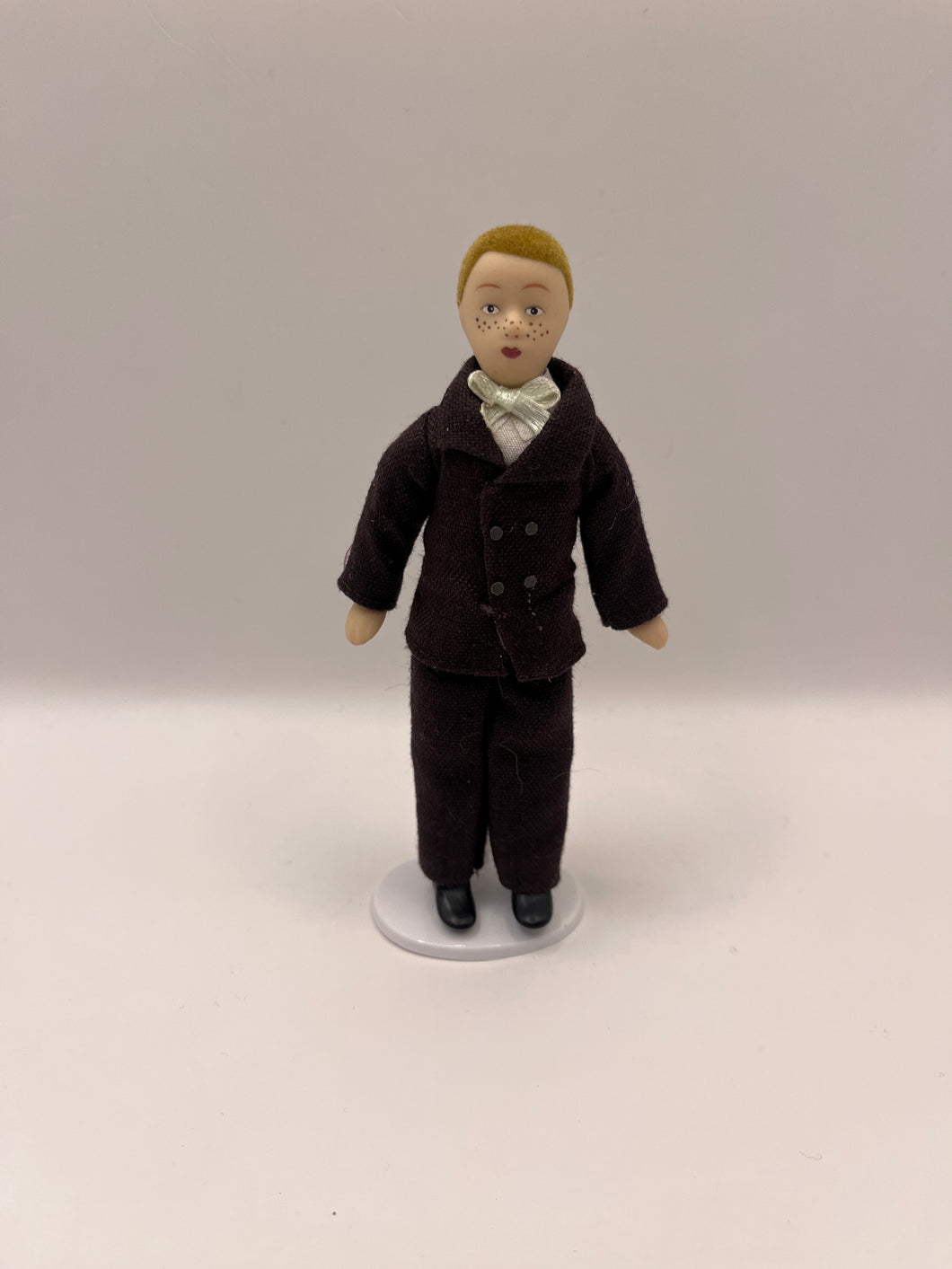 DOL183 - Boy in brown suit