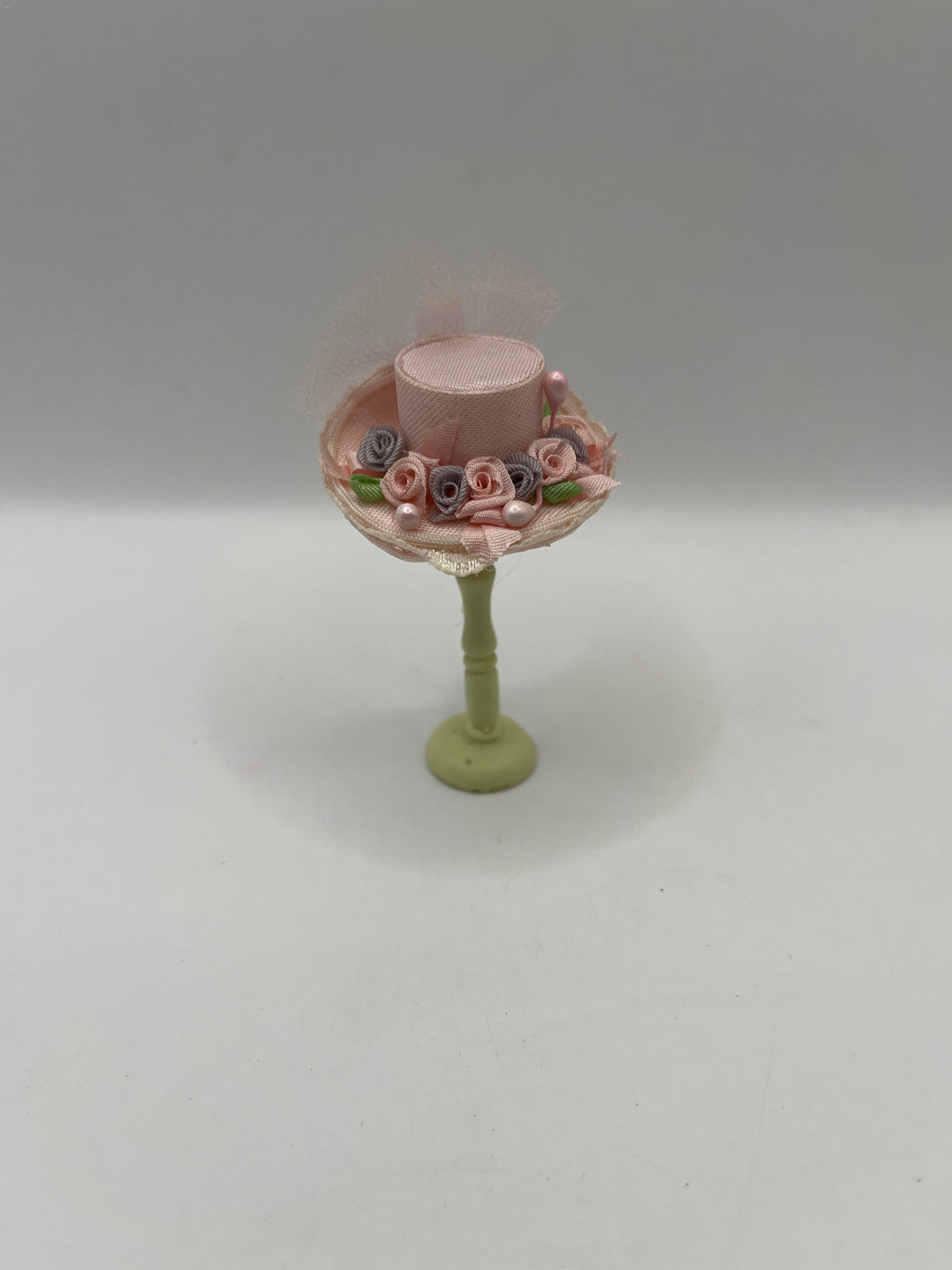 ACC139 - Hat on hat stand
