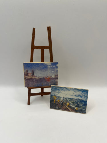 ACC146 - Artists easel with 2 paintings