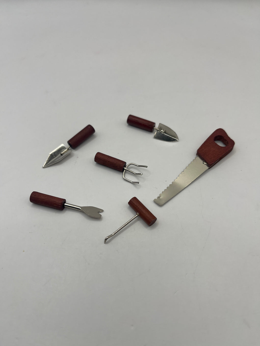 ACC125 - Garden hand tools