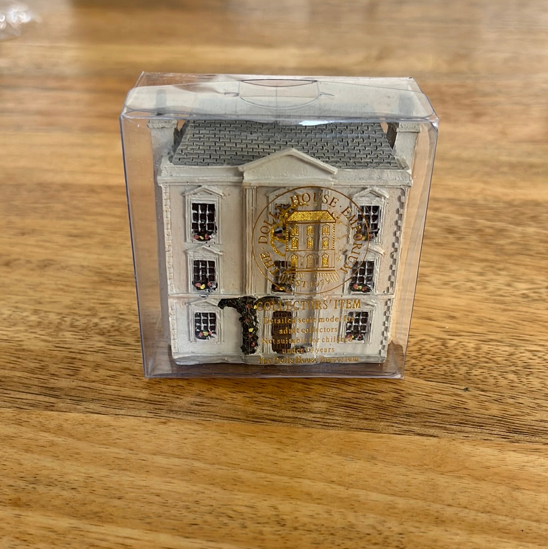 Montgomery hall best sale dolls house