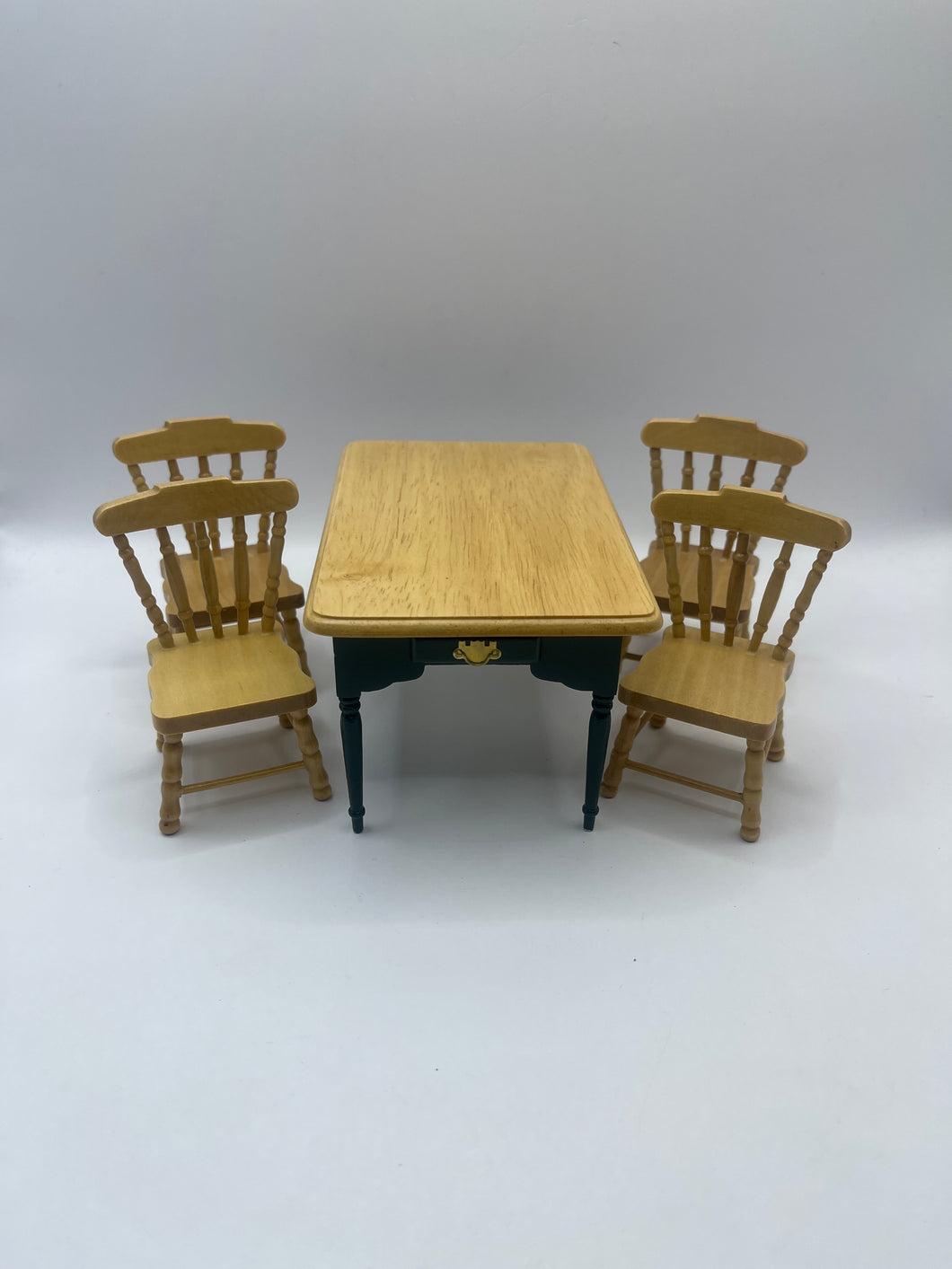 DIN003 - Pine and green table and 4 chairs