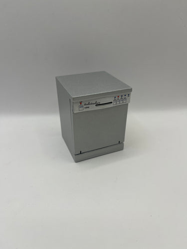 5174 - Silver dishwasher