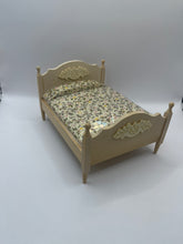 Load image into Gallery viewer, BEF068 - Bare wood double bed