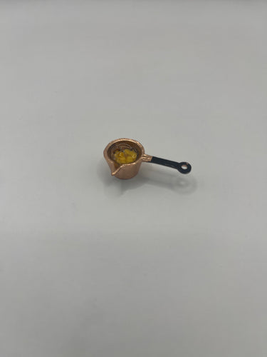 ZR195 - Small saucepan of swede