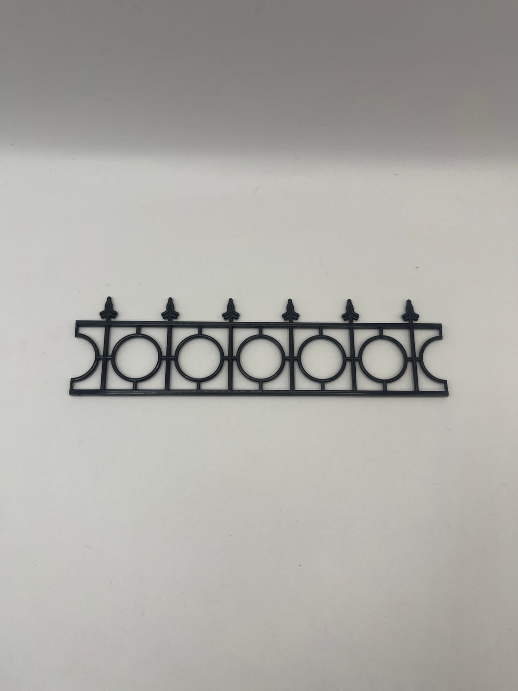 7371 - Arrow top plastic railing