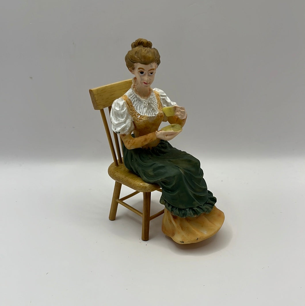 DOL146 - Seated resin lady drinking tea