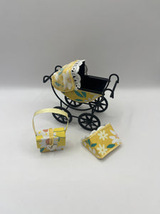 YD040 - Dressed pram with matching baby bag