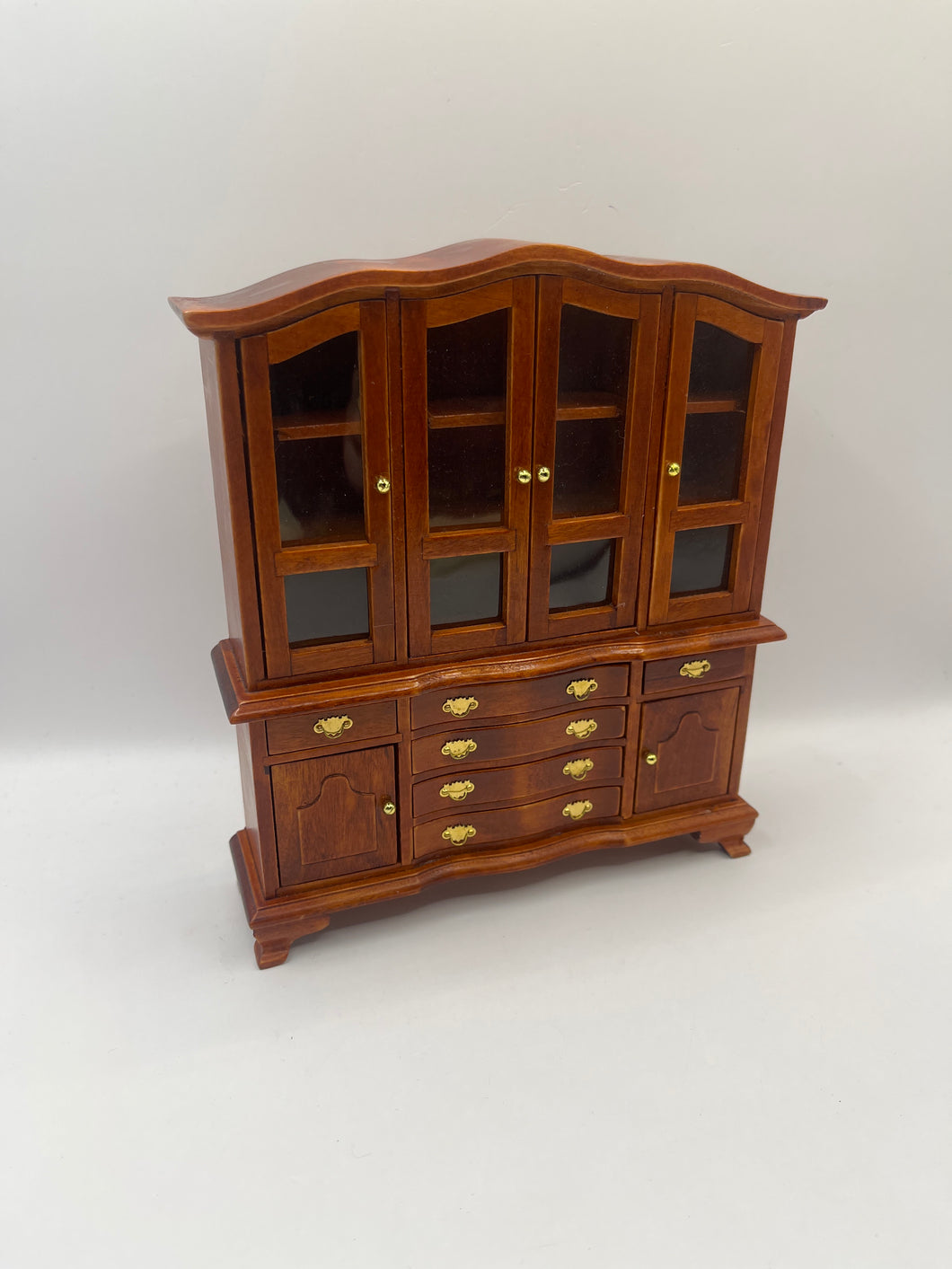 LOU031 - Large display cabinet