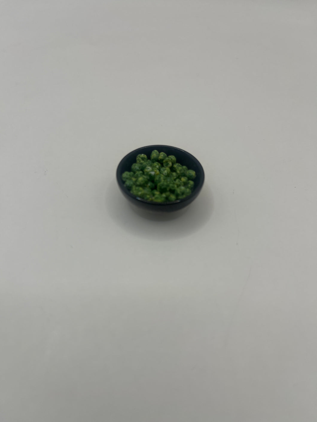 ZR119 - Large bowl of brussel sprouts