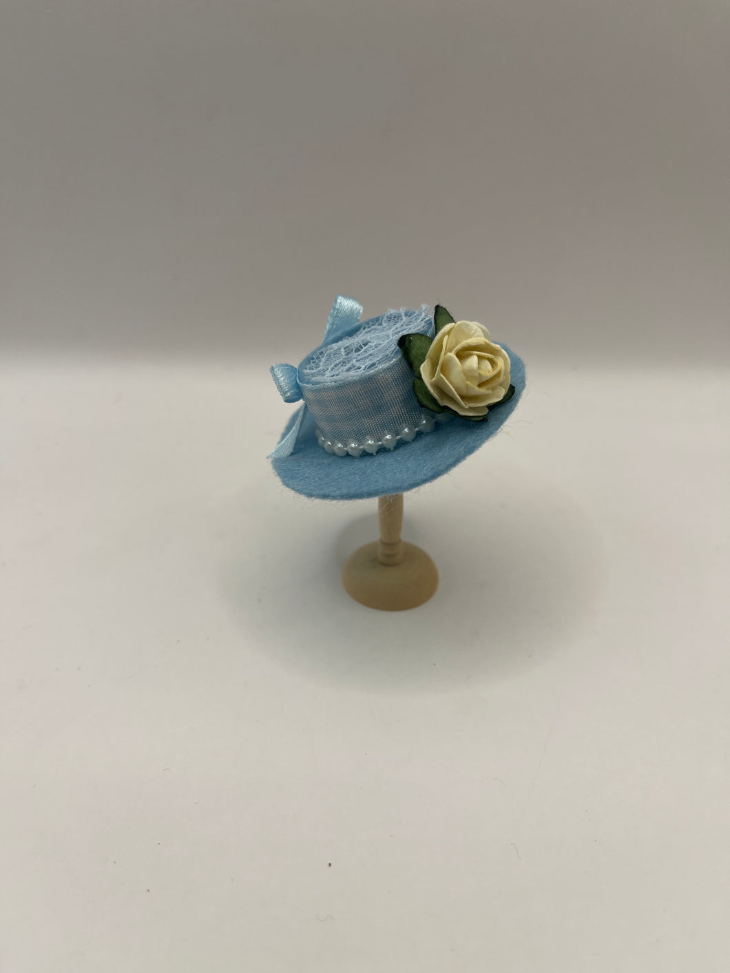 YD098 - Ladies fancy hat