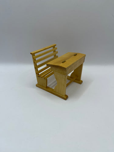 CB004 - Childs desk and chair combo