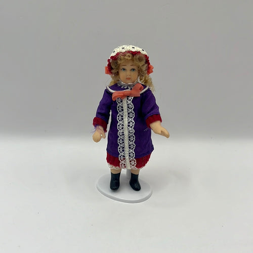 DOL076 - Girl in purple dress and bonnet