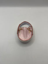 Load image into Gallery viewer, YD085 - Pink and white Moses basket