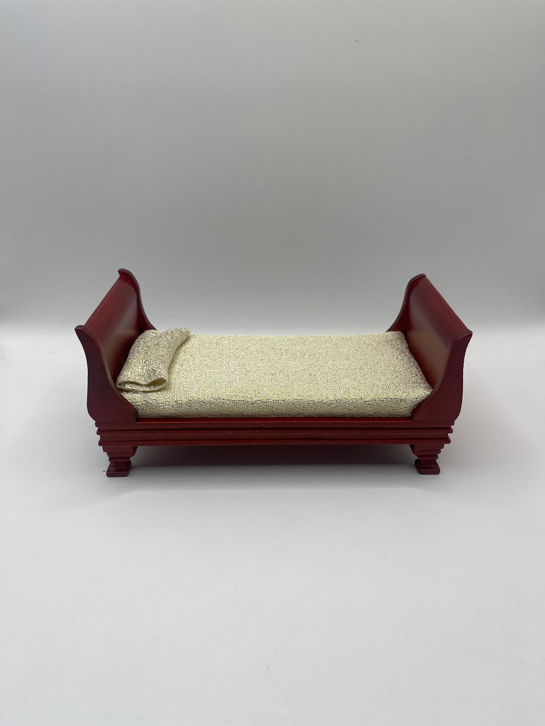 DF284 - Single sleigh bed